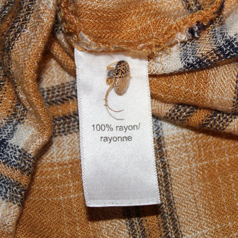 Maurices plaid round neck short ruffle‎ flared sleeves keyhole back closure M
